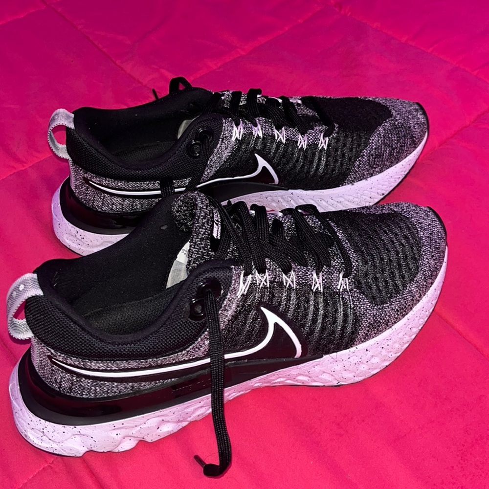 Brand new Nike react infinity fly knit men’s sneakers size 9.5